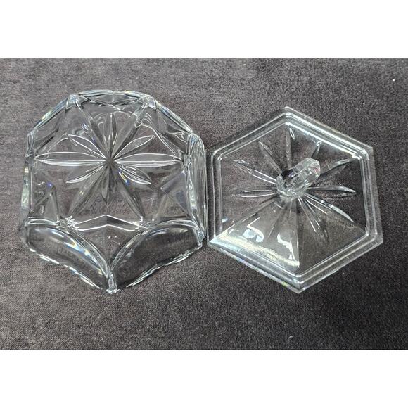 Royal Limited 24% Percent Full Lead Crystal Heart Hexagon Box Candy Dish w. Lid - Picture 4 of 9